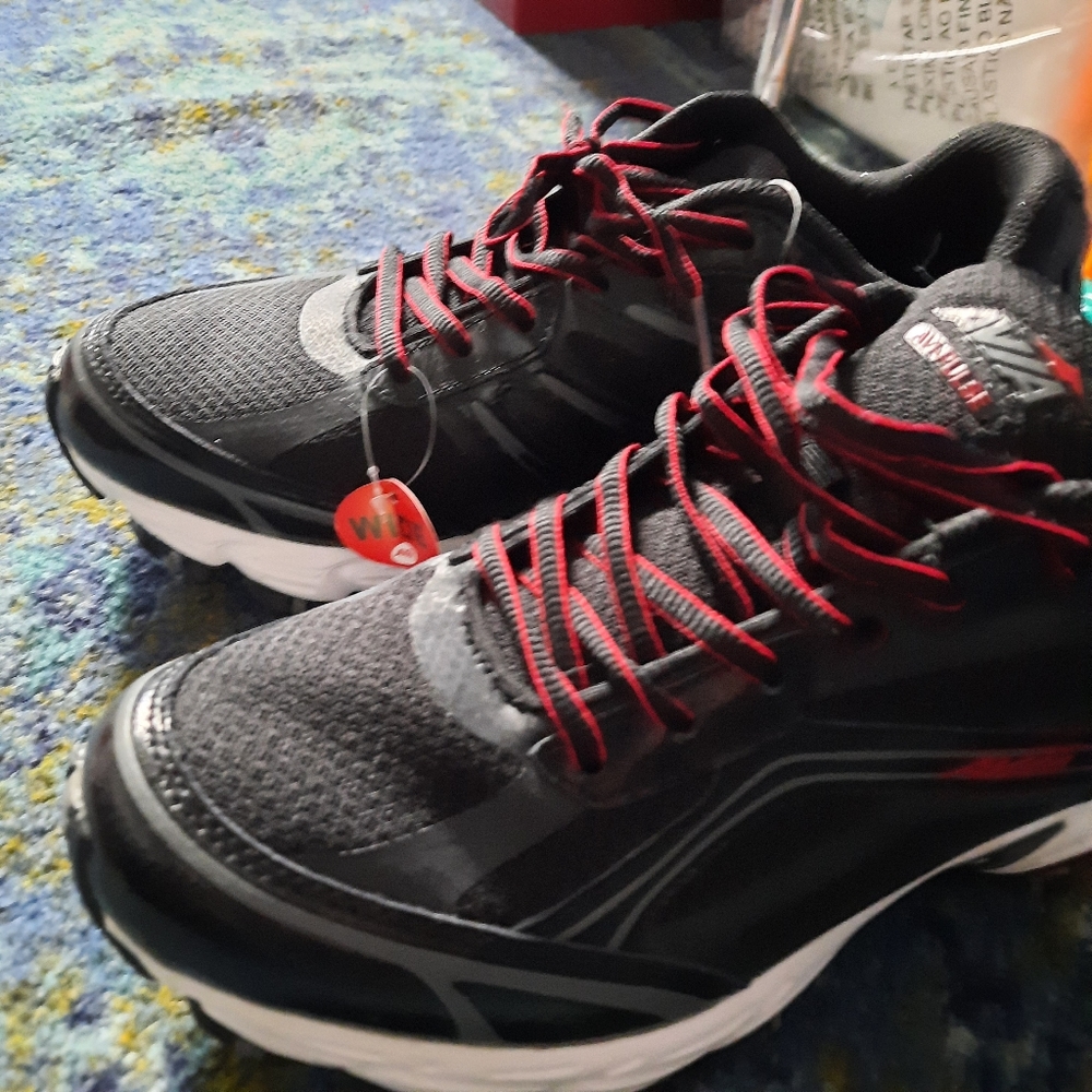Avia GelFoam running shoes sneakers mens 9.5 wide, New w Tag,comfortable, nice!
